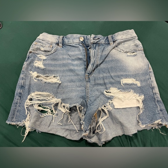 AE STRETCH MOM SHORTS SIZE 12 - Picture 1 of 3